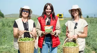 SuperFresh, 'Tarımın Kadın Yıldızları' Projesi ile İlk Bezelyeleri Hasat Etti