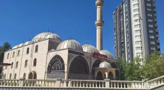 Tarsus'ta Hasarlı Camiden Hırsızlık Olayı