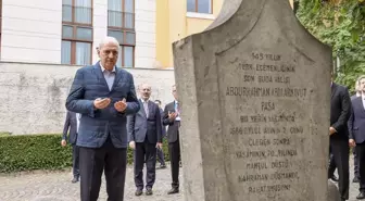 TBMM Başkanı Numan Kurtulmuş, Budapeşte'de Şehitlik ve Gül Baba Türbesi'ni Ziyaret Etti