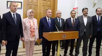 Bekir Bozdağ, Sivas'ta Valilik ve Belediyeyi Ziyaret Etti