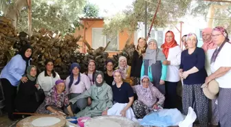 TBMM'nin en genç milletvekili Aydemir, Antalya'da vatandaşla buluştu Açıklaması