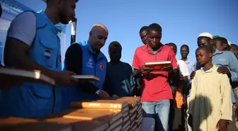 Mozambik'te 'Hediyem Kur'an Olsun' Projesi ile Kur'an-ı Kerim Dağıtıldı