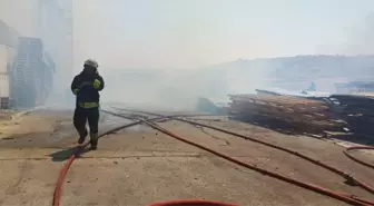Çorlu'daki Alüminyum Fabrikasında Yangın Çıktı