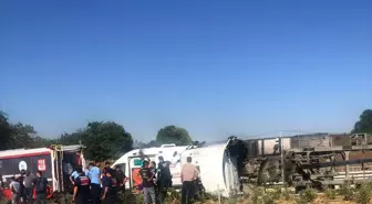 Tekirdağ'da Kum Yüklü Kamyon Devrildi, Sürücü Yaralandı