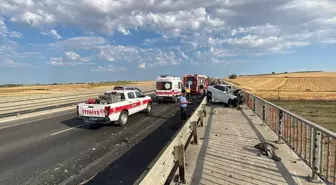 Tekirdağ'da Otomobil Kamyona Çarptı: Sürücü Hayatını Kaybetti