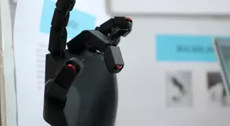 Tekirdağlı Öğrenciler Engelli Bireyler için Robot El Prototipi Geliştirdi