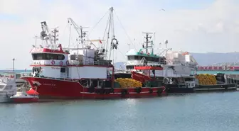 Marmara Denizi'nde Poyraz Deniz Ulaşımını Aksatıyor