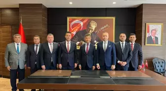 Çorlu Belediye Başkanı Sarıkurt, Kaymakam Erten'i Ziyaret Etti