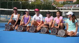 Çorlu'da 16 Yaş Sonbahar Kupası Tenis Turnuvası Sona Erdi