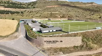 Erciyes Yüksek İrtifa Kamp Merkezi'nde Futbol Takımlarının Hazırlıkları