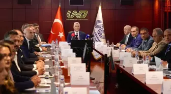 Ticaret Bakanı Bolat'tan Lojistik Sektörüne Vurgu
