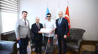 TİKA'dan Azerbaycanlı görme engelli gazilere akıllı baston desteği