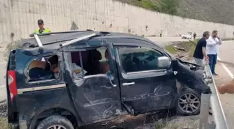Tokat'ta Bariyerlere Çarpan Araçta 4 Kişi Yaralandı