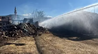 Tokat'ta Yangın: 1 Ev ve 2 Ahır Kullanılamaz Hale Geldi