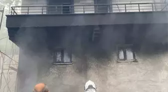 Niksar'da Yangın: 4 Katlı Evde Maddi Hasar Oluştu