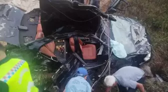 Tokat'ta Otomobil Şarampole Devrildi: 2 Ölü, 3 Yaralı