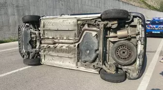 Tokat'ta Devrilen Otomobilde 4 Kişi Yaralandı