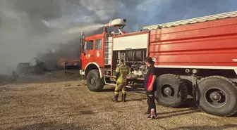 Tokat'ta Kumaş Deposunda Yangın Çıktı