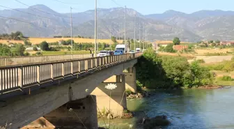 Kelkit Çayı'nda Mahsur Kalan Kadın İtfaiye Ekipleri Tarafından Kurtarıldı