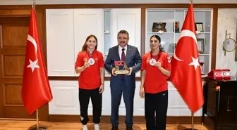Başkan Genç, Avrupa Şampiyonu Güreşçileri Kabul Etti