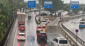 Trabzon'da Sağanak Yağış Hayatı Olumsuz Etkiledi