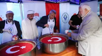 Trabzon, Rize ve Giresun'da vatandaşa aşure ikram edildi