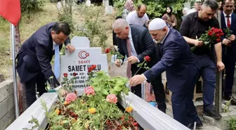 Trabzon ve çevre illerde 15 Temmuz şehitleri mezarları başında anıldı