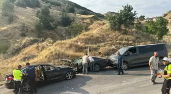 Tunceli'de Zincirleme Trafik Kazası: 5 Yaralı