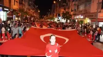 Turgutlu'da Zafer Bayramı fener alayı ve konserle kutlandı