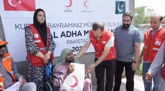 Türk Kızılay, Pakistan'da 300 Aileye Kurban Etleri Ulaştırdı