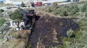 Türkeli'de Bahçeden Eve Sıçrayan Yangın Hasara Yol Açtı