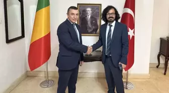 Bamako Büyükelçiliği'nde Bayramlaşma Programı Düzenlendi
