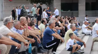 Amasya'da Vatandaşlar Kadın Voleybol Takımını Dev Ekrandan İzledi