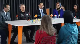 Türkiye'nin uzaya çıkan ilk astronotu Gezeravcı Karaman'da öğrencilerle buluştu