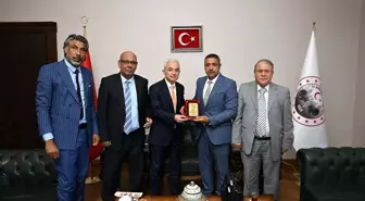 Roman Dernekleri Konfederasyonu Başkanı Fahrettin Savcı'dan Vali Uğur Turan'a Ziyaret