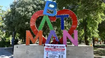 Türk Örümcek Adam Batman'da Çocuklarla Buluştu