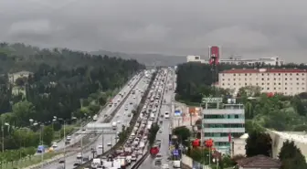 Tuzla'da Ambulans Kazası: 1 Hamile Kadın ve Sürücü Hafif Yaralandı
