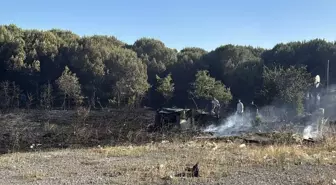 Tuzla'da Otluk Alanda Yangın Kontrol Altına Alındı