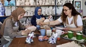 Kız Kardeşler Çinicilik Atölyesi Açtı