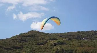 Uçmakdere'de Adrenalin Tutkunları Gökyüzüyle Buluşuyor