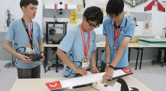 Malatya Fethi Gemuhluoğlu Fen Lisesi'nin İnsansız Hava Aracı, Uluslararası Yarışmada Birinci Oldu