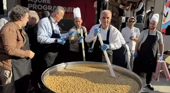 Ümraniye'de 20 bin kişiye aşure ikram edildi