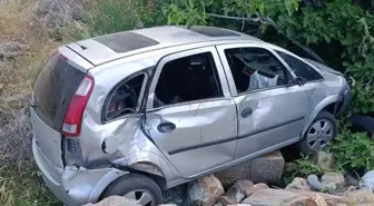 Uşak'ta Otomobil Devrildi: 4 Yaralı