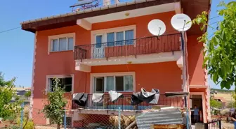 Uşak'ta Evde Çıkan Yangında Üç Kişi Hastaneye Kaldırıldı