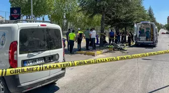 Uşak'ta Motosiklet Kazası: 19 Yaşındaki Sürücü Hayatını Kaybetti