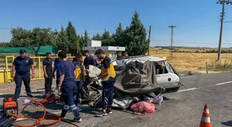 Uşak'ta Otomobil-Kamyon Çarpışması: Baba ve Kızı Hayatını Kaybetti