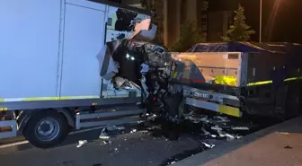 Uşak'ta Tır Kazası: 1 Ölü, 1 Yaralı