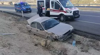 Uşak'ta Otomobil Şarampole Düştü: 4 Yaralı