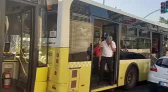 Üsküdar'da Işıkta Duramayan İETT Otobüsü Kazaya Neden Oldu