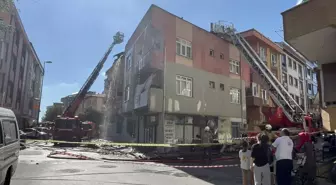 Üsküdar'da Çatı Katında Yangın